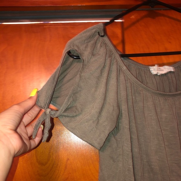 Off the shoulders teeshirt - Picture 2 of 4